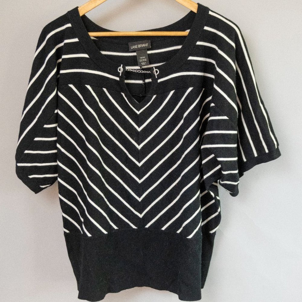 Lane Bryant Black & White bat sleeve sweater with chain detail  Size 18/20